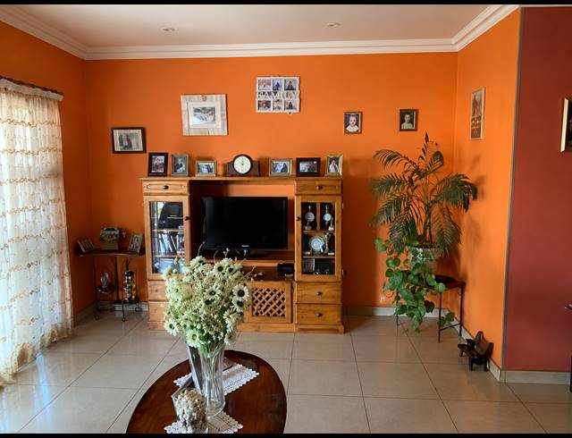 3 BEDROOM HOUSE FOR SALE IN ROTHDENE